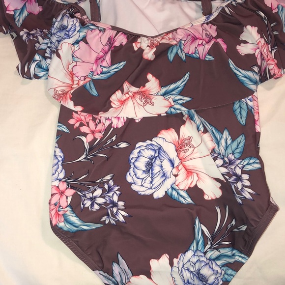 Bathing suit - Picture 4 of 4